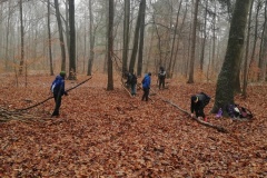 DZIKIE WĘDROWANIE  CZYLI   LEŚNY SURVIVAL